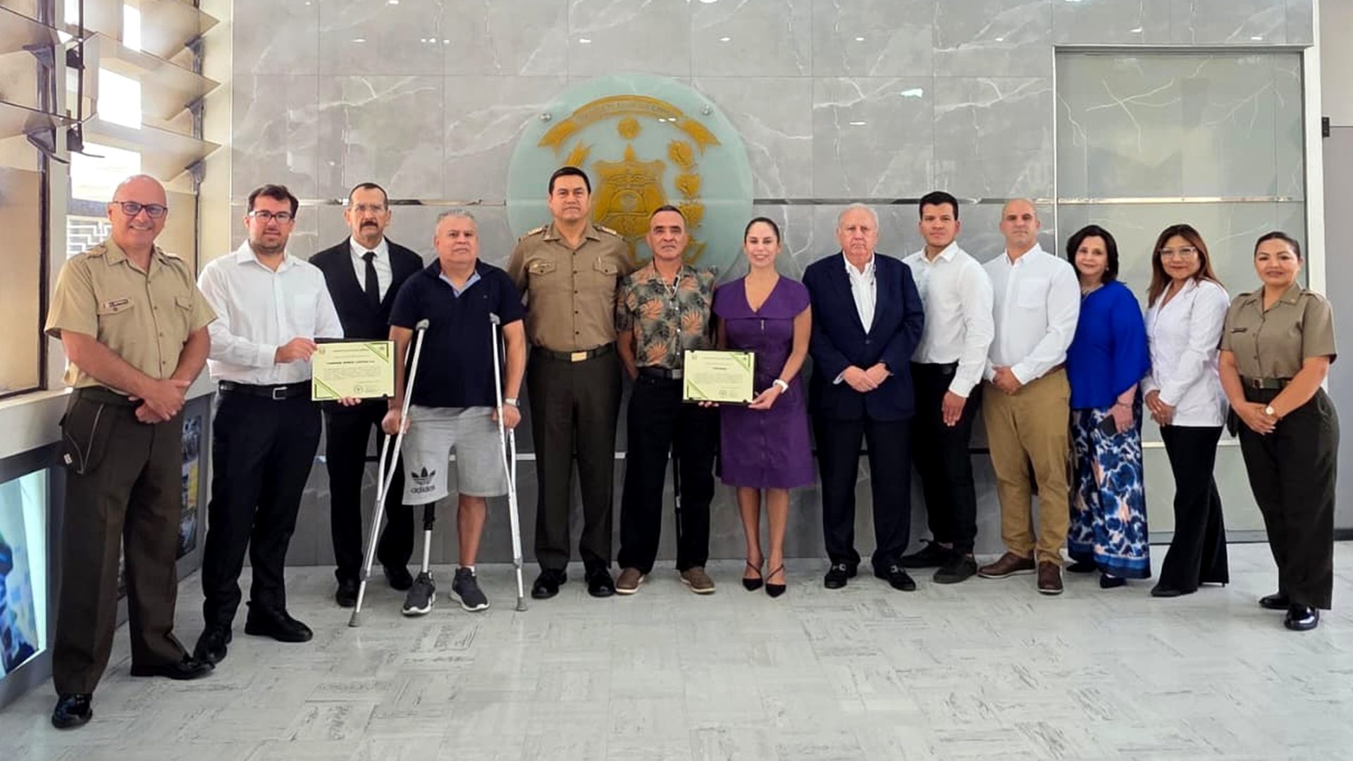 foto-noticia-oficiales-humanova